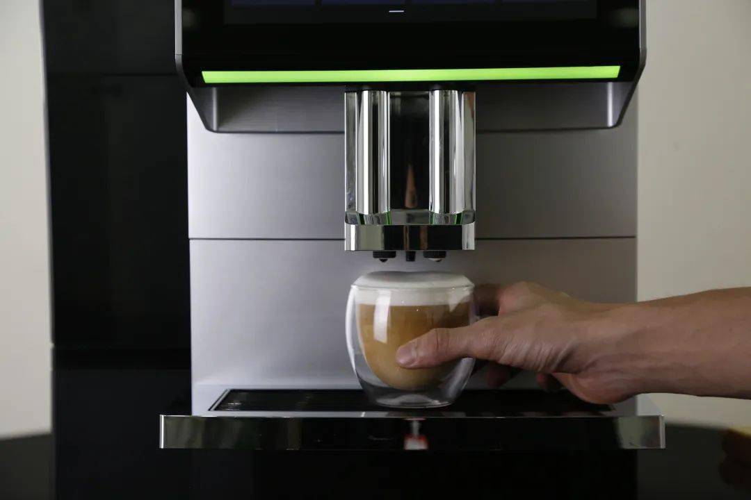 啡机新手开咖啡店如何选择设备?麻将胡了游戏全自动VS半自动咖(图1) 啡机新手开咖啡店如何选择设备?麻将胡了游戏全自动VS半自动咖(图1)